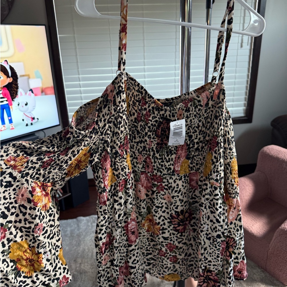 torrid Cream Floral & Leopard Cold-Shoulder Smocked Top